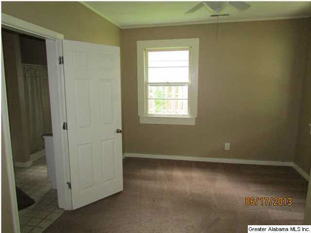 307 Vann Street Southwest Jacksonville, AL 36265 - Photo 5 of 19