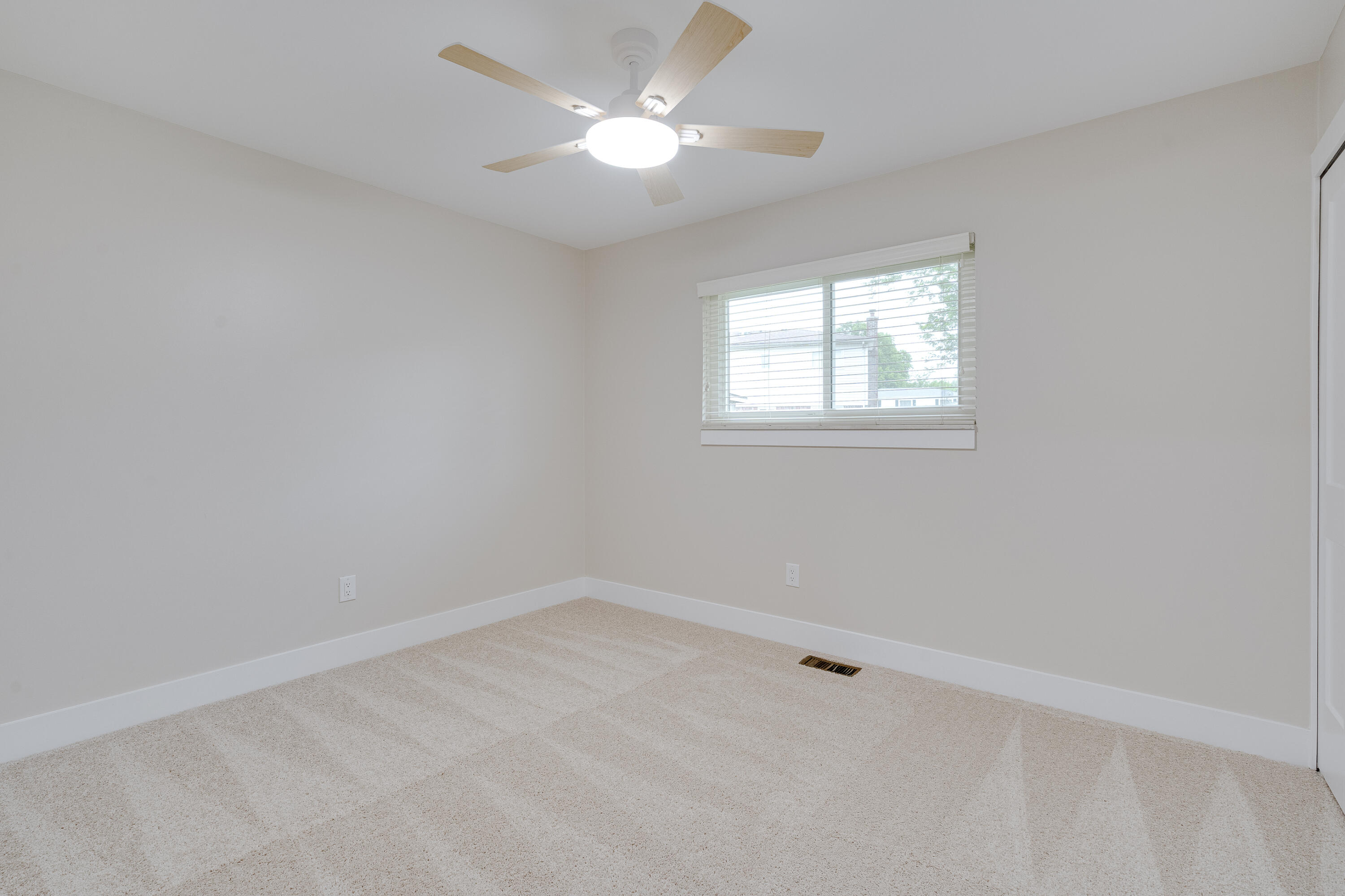 5806 Wedgewood Road Canton, MI 48187 - Photo 30 of 51 B-5806 Wedgewood, Canton-14