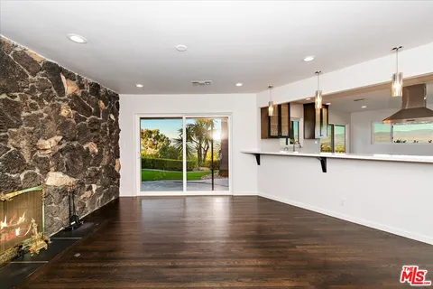 $2,049,500 | 15451 Longbow Drive, Sherman Oaks, CA 91403
