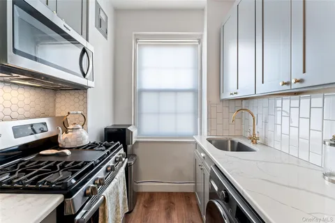 $260,000 | 840 Bronx River Road, Unit 5B, Bronxville, NY 10708