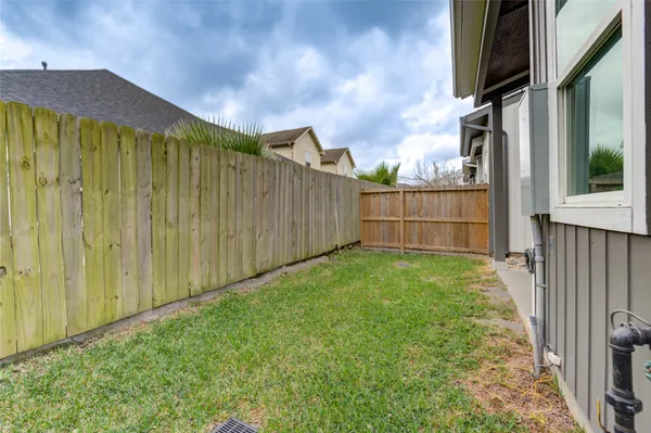 $3,000 | 4220 McKinley Street, Houston, TX 77051