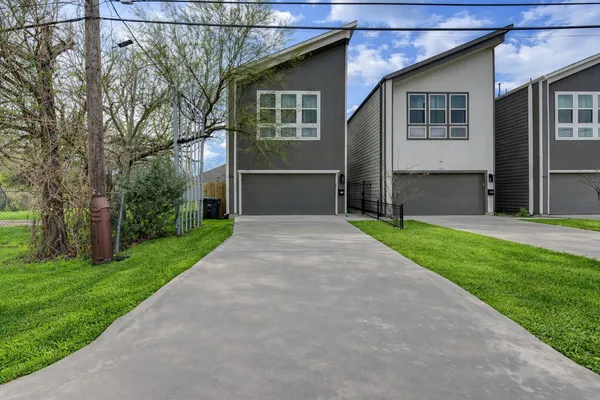 $3,000 | 4220 McKinley Street, Houston, TX 77051