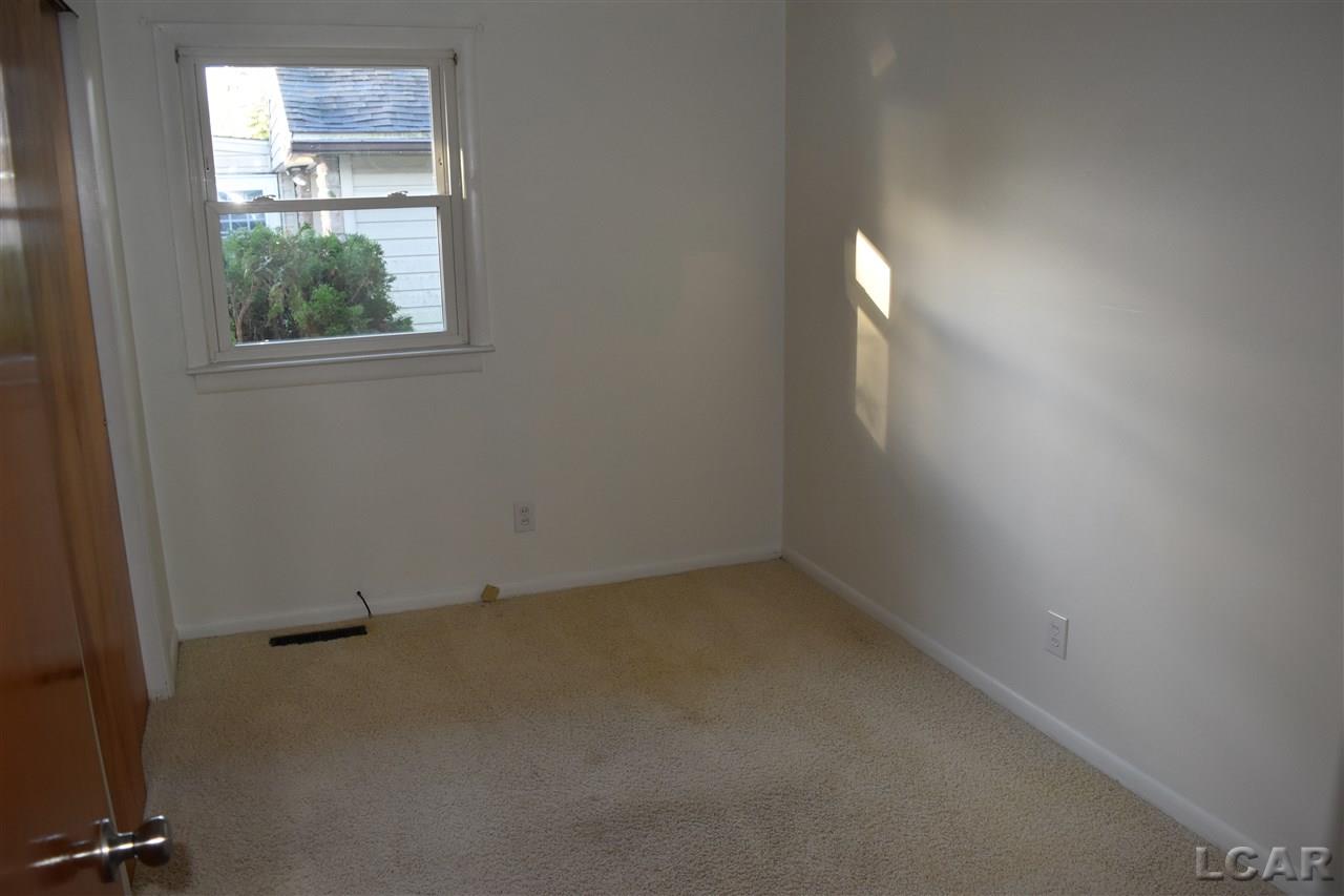 721 Springbrook Avenue Adrian, MI 49221 - Photo 8 of 22 Bedroom 1