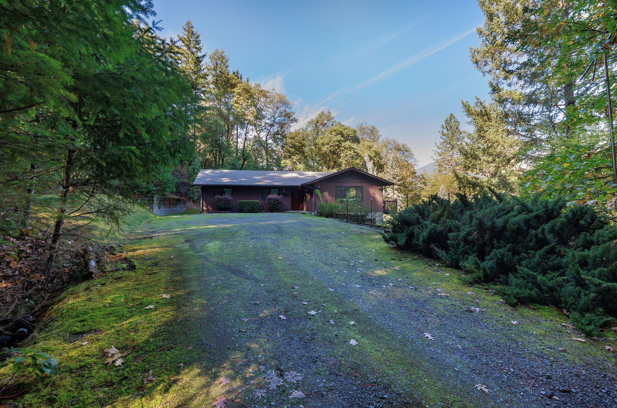 6335 Donaldson Road Grants Pass, OR 97526 - Photo 3 of 35 8-web-or-mls-6335-donaldson-rd