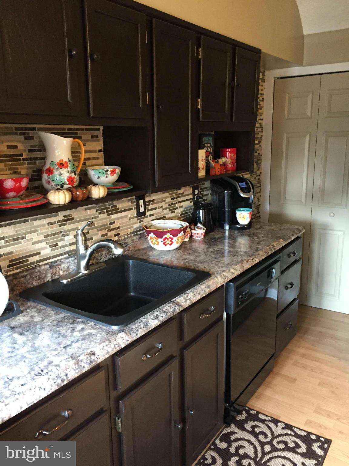 8018 Wallace Road Baltimore, MD 21222 - Photo 3 of 25 Kitchen