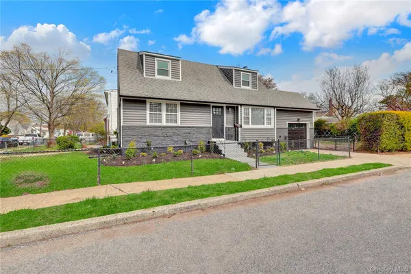 $749,000 | 1167 Warwick Street, Uniondale, NY 11553