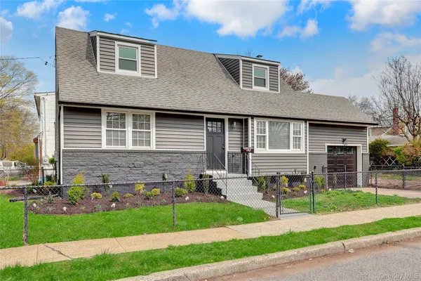 $749,000 | 1167 Warwick Street, Uniondale, NY 11553