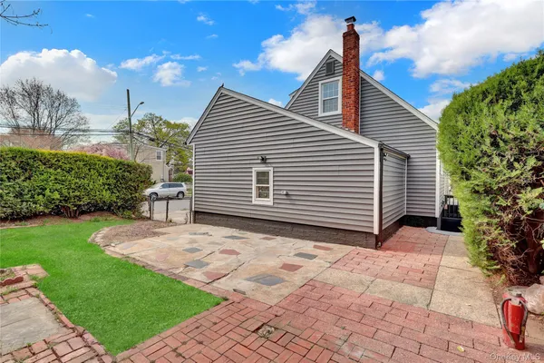 $749,000 | 1167 Warwick Street, Uniondale, NY 11553