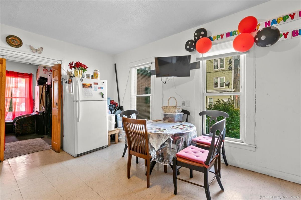 181 James Street New Haven, CT 06513 - Photo 6 of 37