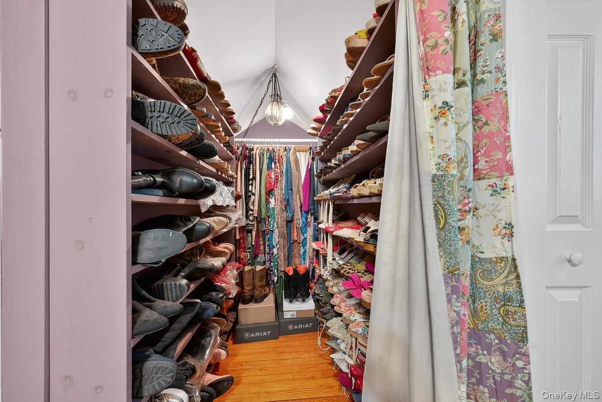 34 Raybrook Road Yonkers, NY 10704 - Photo 18 of 47 Primary Bedroom(Walk-in-closet)