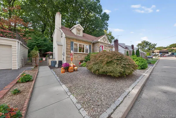 $825,000 | 34 Raybrook Road, Yonkers, NY 10704