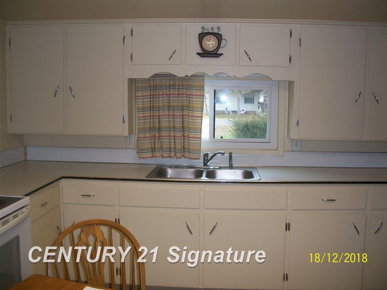 4040 North Thomas Road Freeland, MI 48623 - Photo 3 of 13