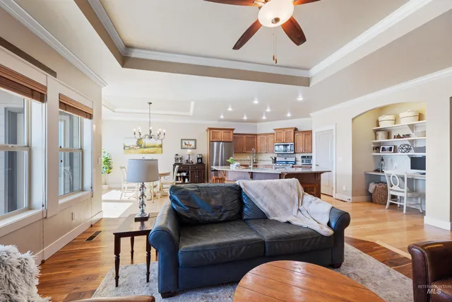 $950,000 | 185 South Prong Horn, Boise, ID 83716