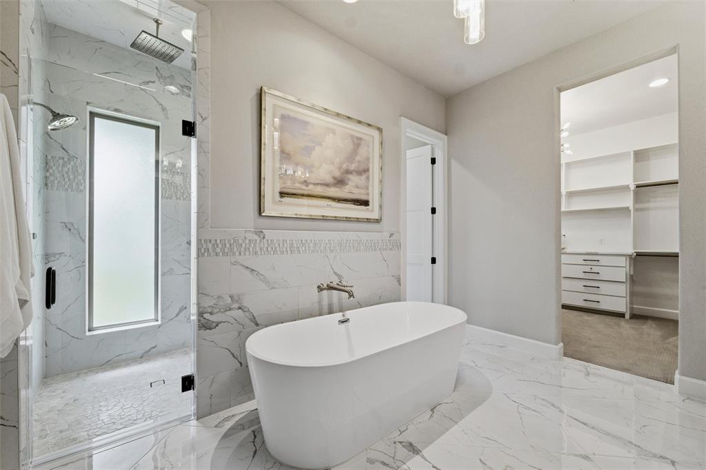 1019 Country Way Rowlett, TX 75089 - Photo 17 of 40 Primary Bathroom