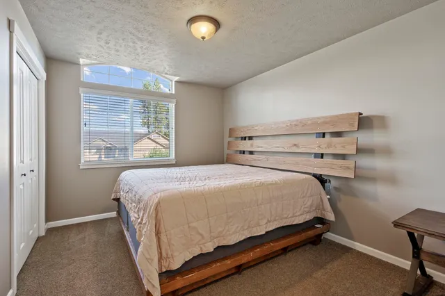 $629,900 | 15317 North Hunter's Pointe Road, Mead, WA 99021