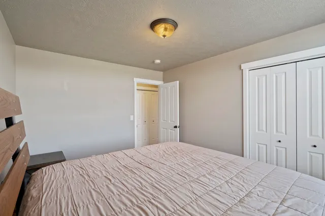 $629,900 | 15317 North Hunter's Pointe Road, Mead, WA 99021