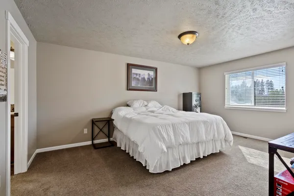 $599,900 | 15317 North Hunter's Pointe Road, Mead, WA 99021