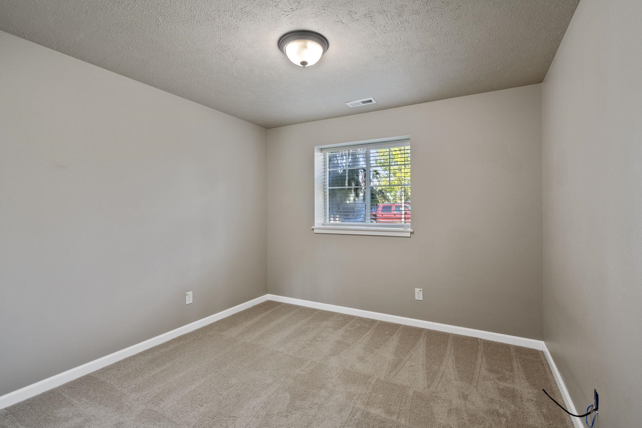 15317 North Hunter's Pointe Road Mead, WA 99021 - Photo 23 of 34