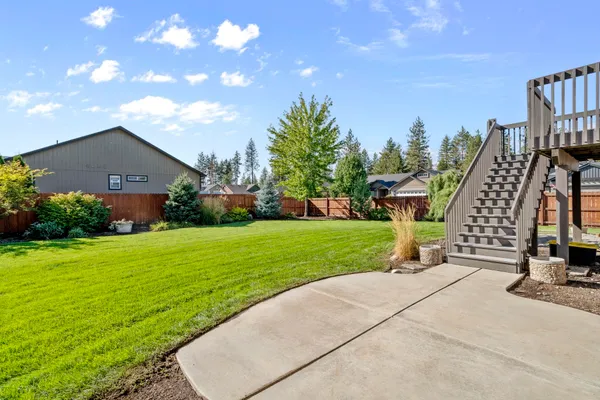 $599,900 | 15317 North Hunter's Pointe Road, Mead, WA 99021