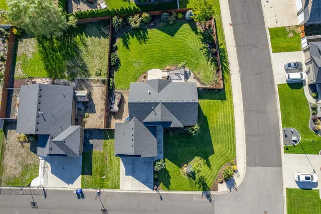 $629,900 | 15317 North Hunter's Pointe Road, Mead, WA 99021