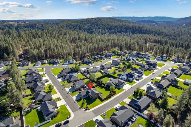 $629,900 | 15317 North Hunter's Pointe Road, Mead, WA 99021