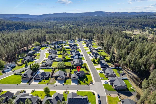 $629,900 | 15317 North Hunter's Pointe Road, Mead, WA 99021