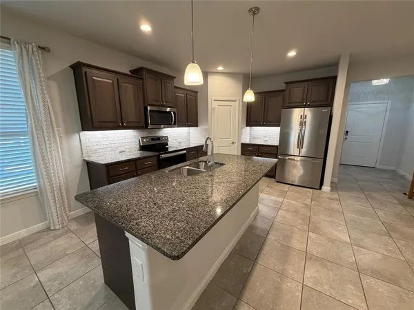 $2,200 | 157 Wagon Wheel Drive, Waxahachie, TX 75167
