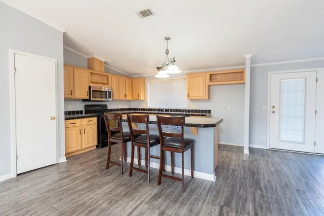 $1,500 | 314 County Road 3577, Unit A, Cleveland, TX 77327