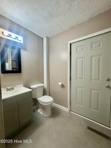 $1,750 | 403 Brentwood Avenue, Jacksonville, NC 28540