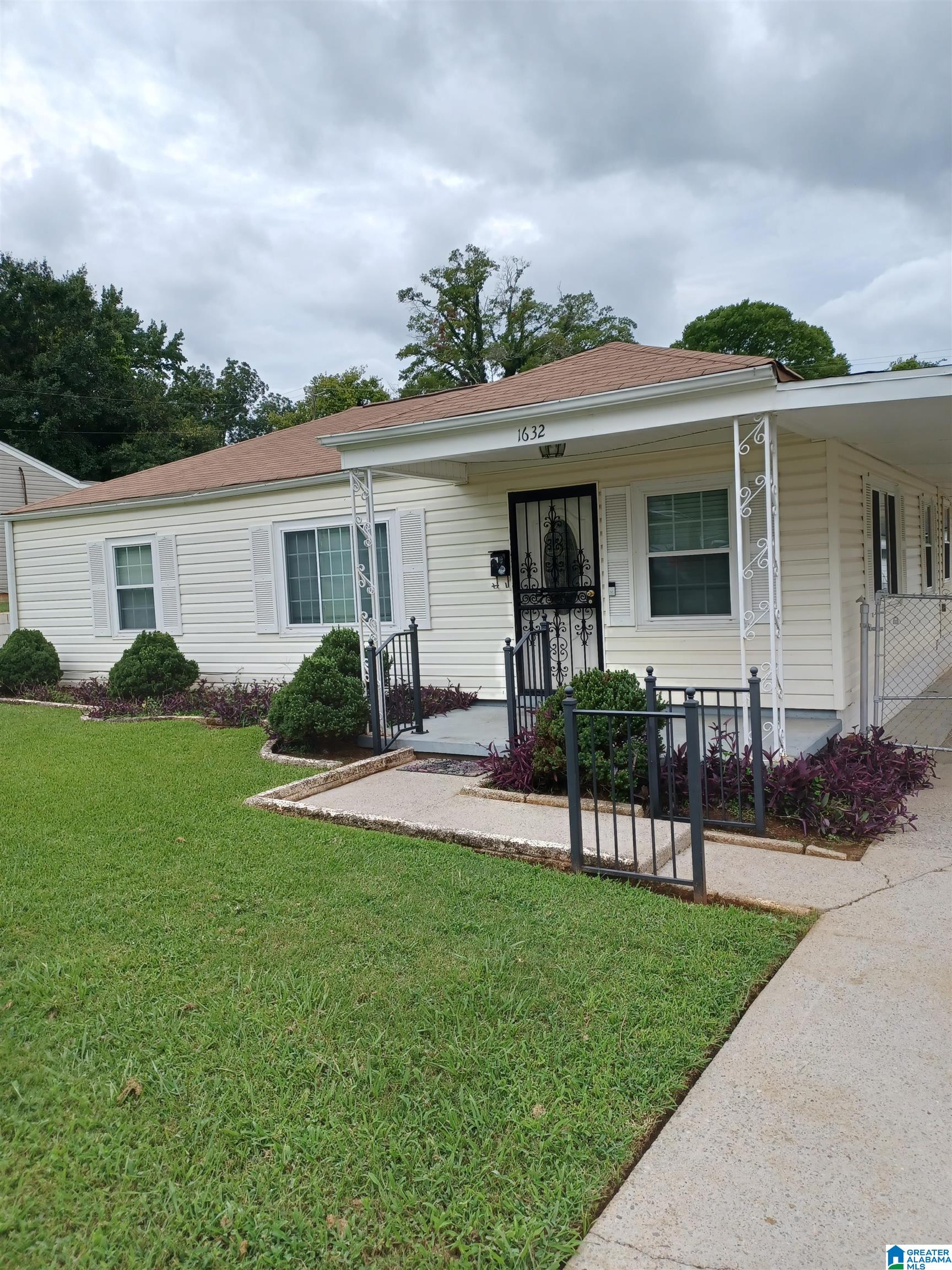 1632 Roberts Street Southwest Birmingham, AL 35211 - Photo 1 of 19