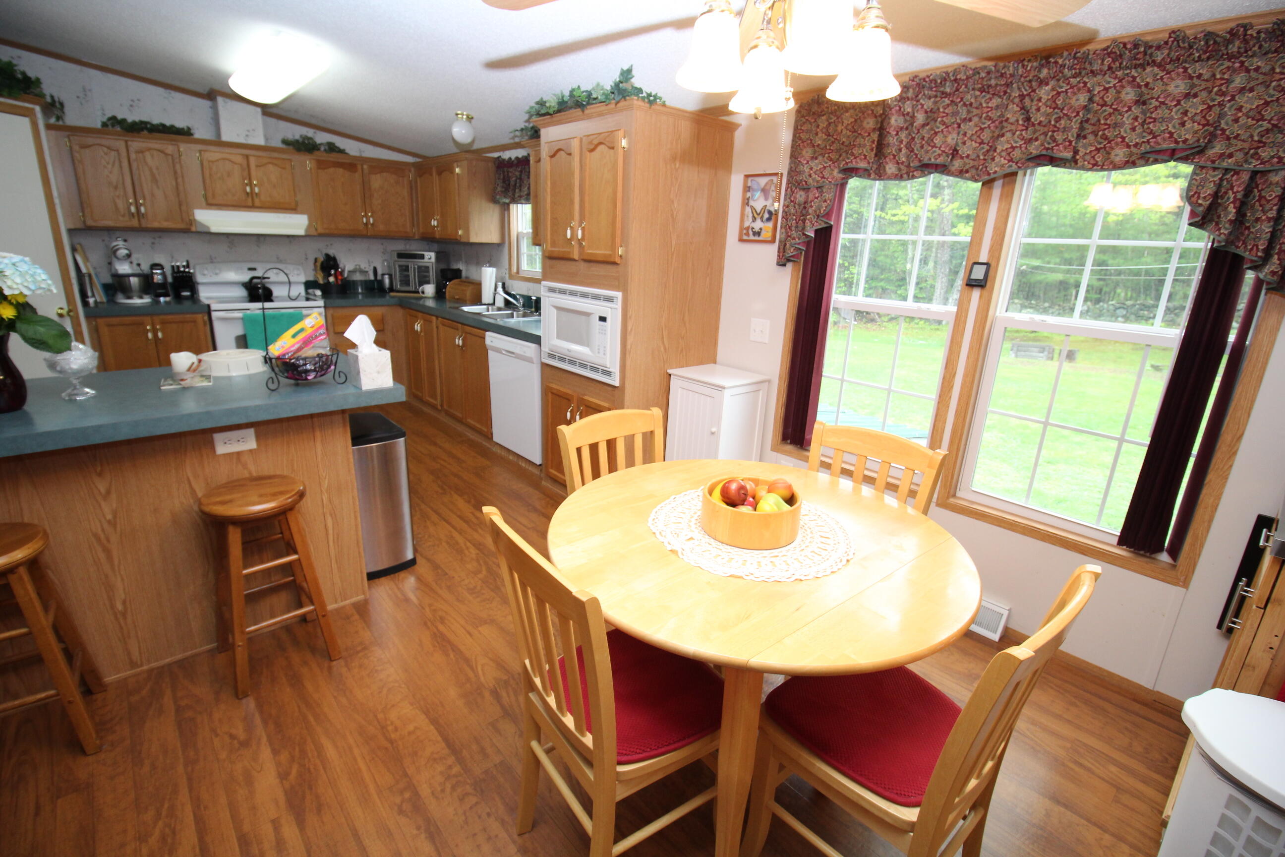 34 Beaver Road Sabattus, ME 04280 - Photo 11 of 53 11. Dining Area