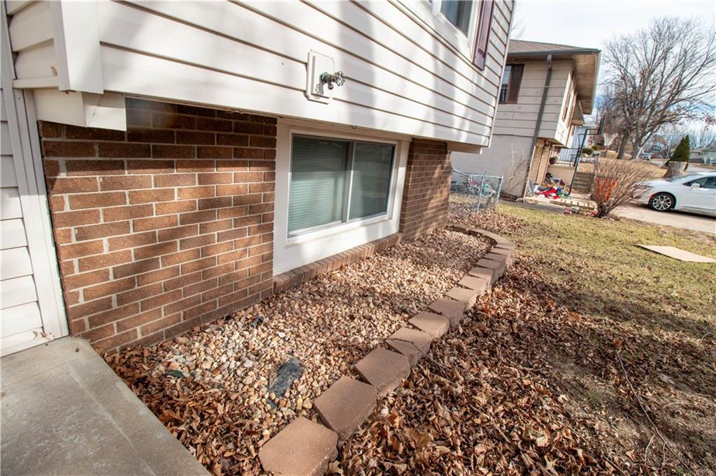 3001 Dover Street St. Joseph, MO 64506 - Photo 5 of 37