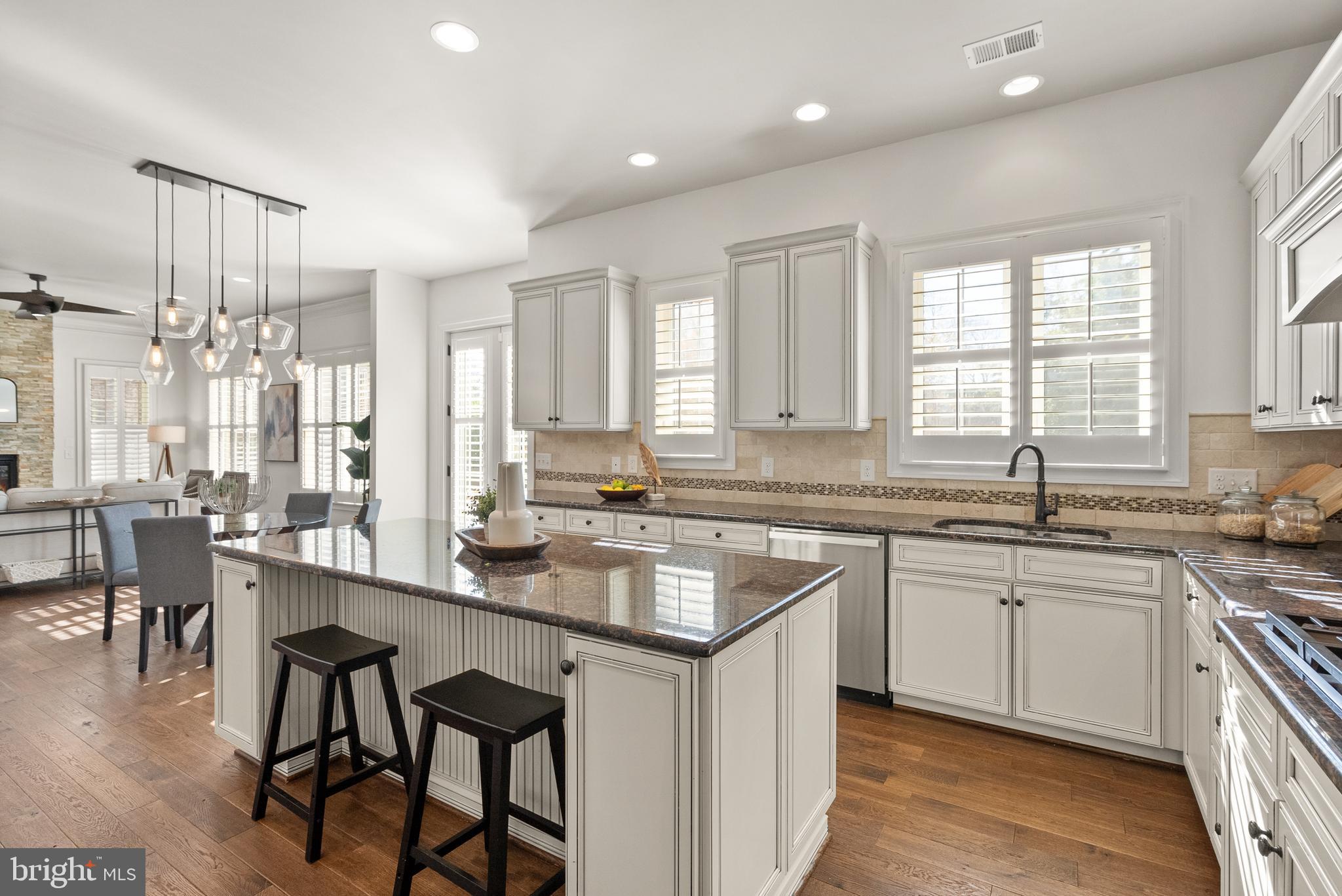 1009 Cottage Street Southwest Vienna, VA 22180 - Photo 12 of 35