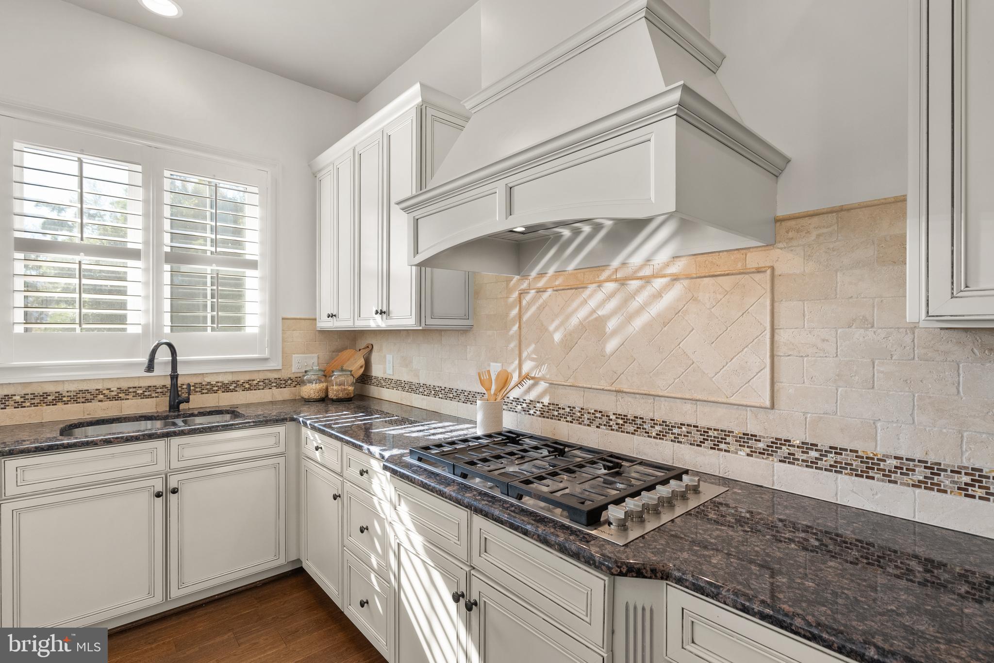 1009 Cottage Street Southwest Vienna, VA 22180 - Photo 13 of 35