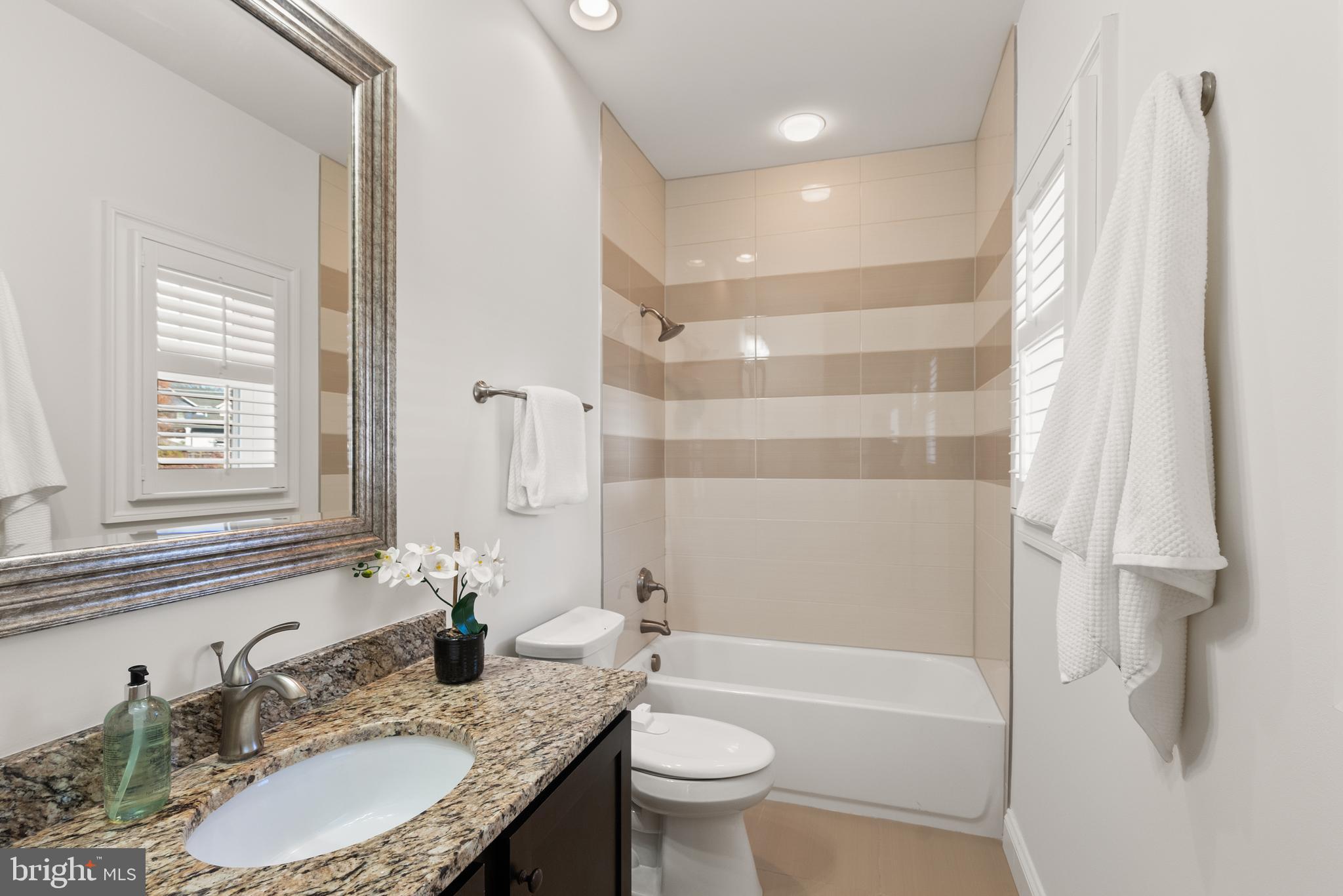 1009 Cottage Street Southwest Vienna, VA 22180 - Photo 23 of 35