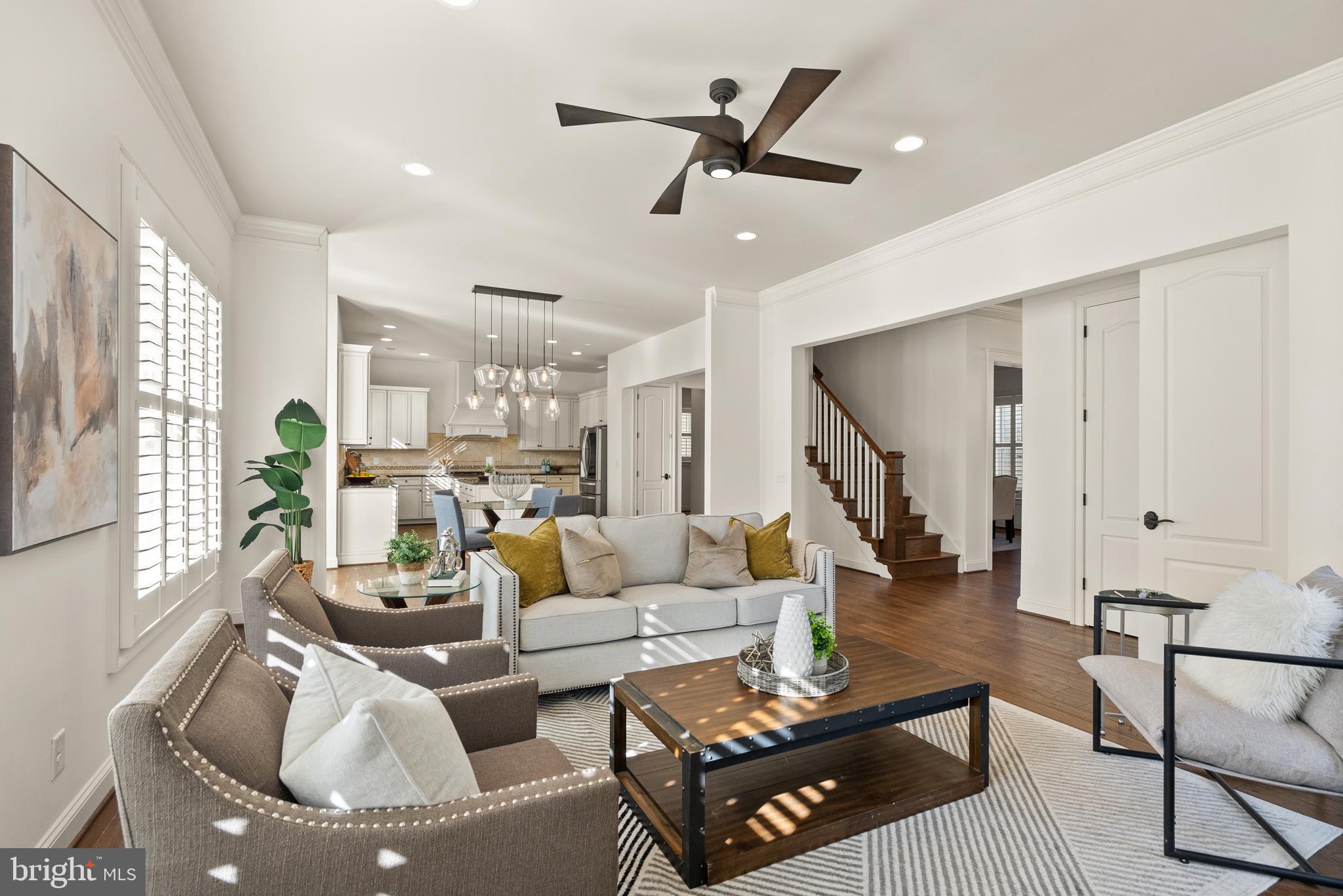 1009 Cottage Street Southwest Vienna, VA 22180 - Photo 3 of 35