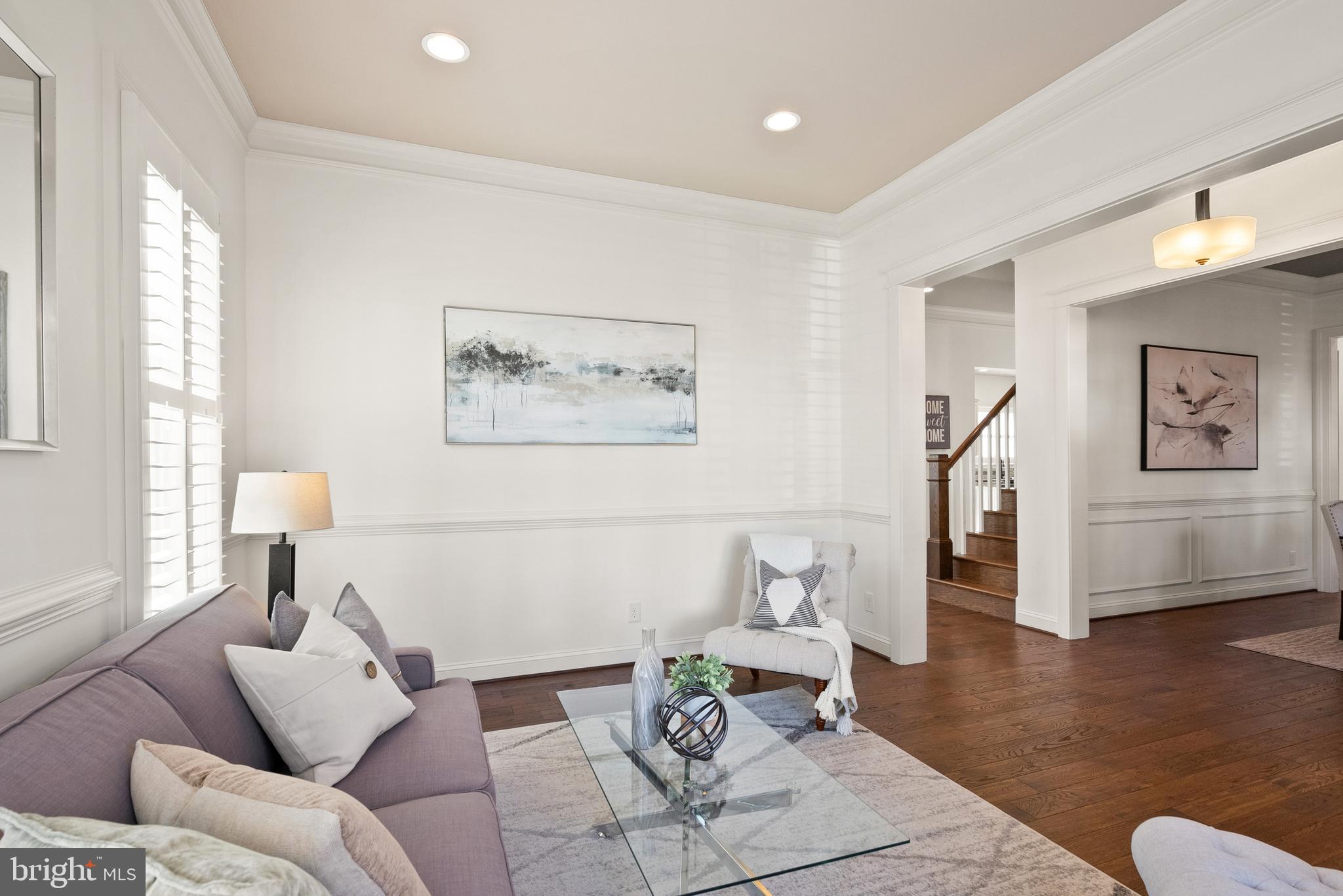 1009 Cottage Street Southwest Vienna, VA 22180 - Photo 5 of 35