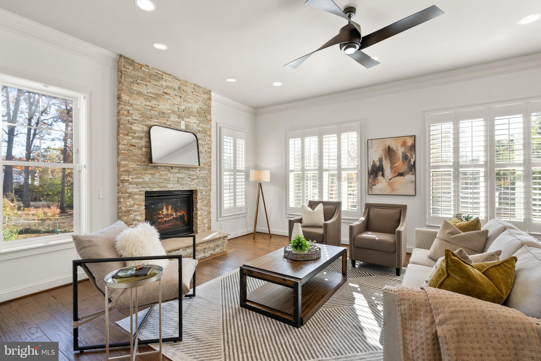 1009 Cottage Street Southwest Vienna, VA 22180 - Photo 8 of 35