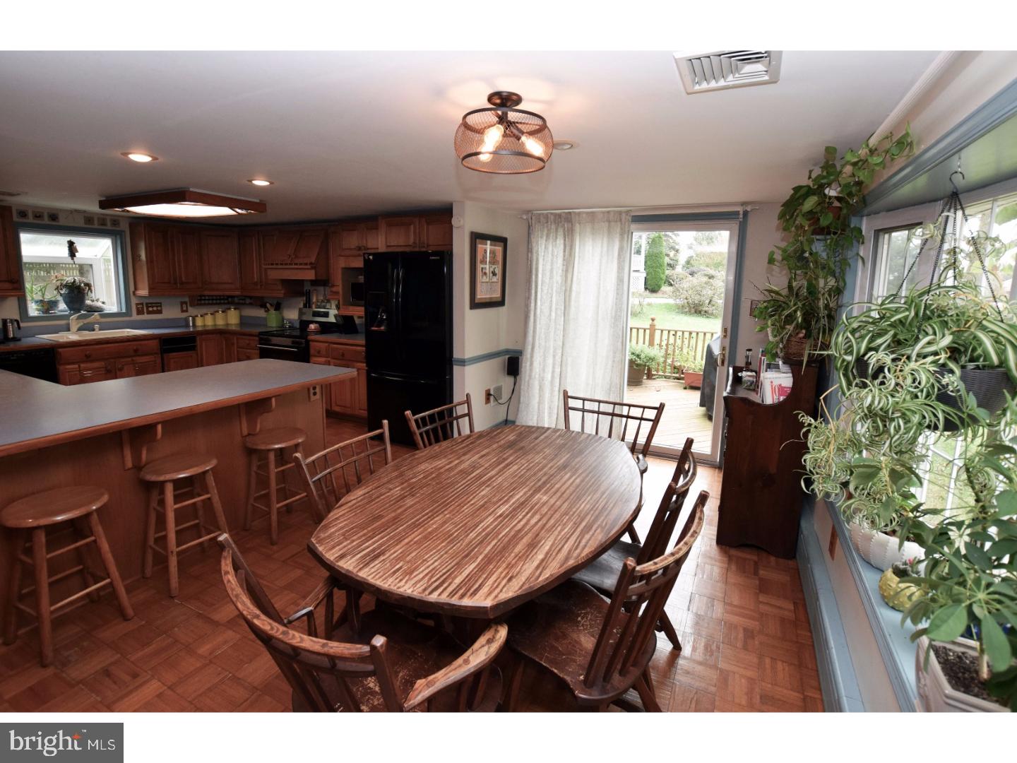 517 Tryens Road Aston, PA 19014 - Photo 11 of 25 Kitchen