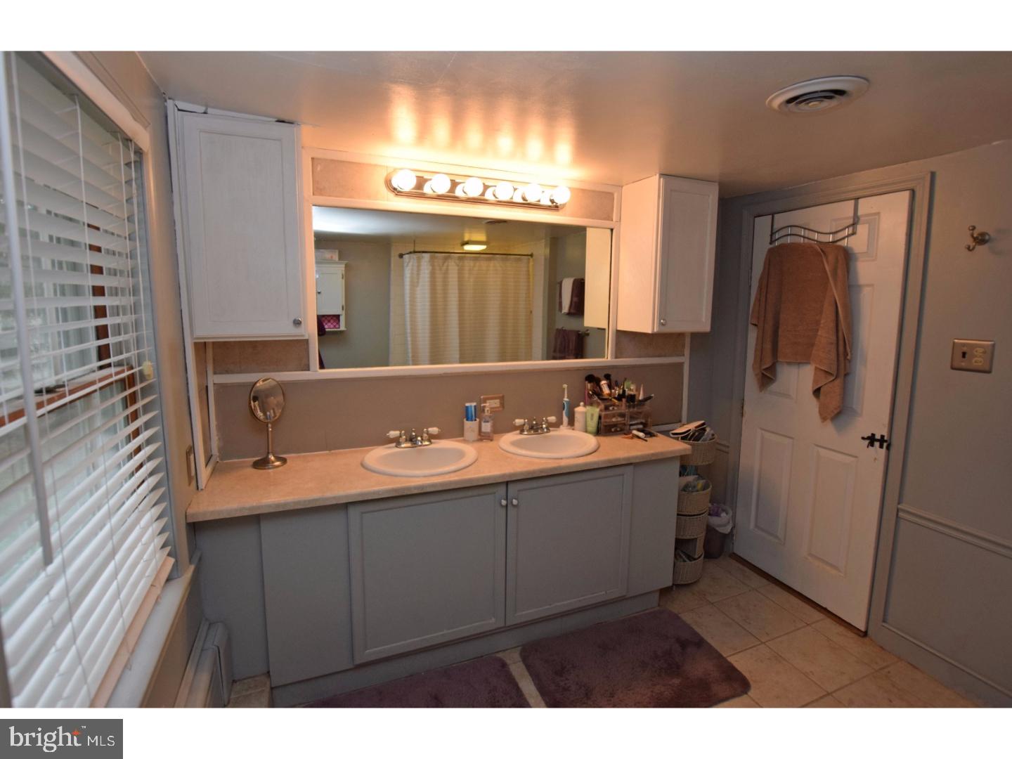 517 Tryens Road Aston, PA 19014 - Photo 21 of 25 Bathroom