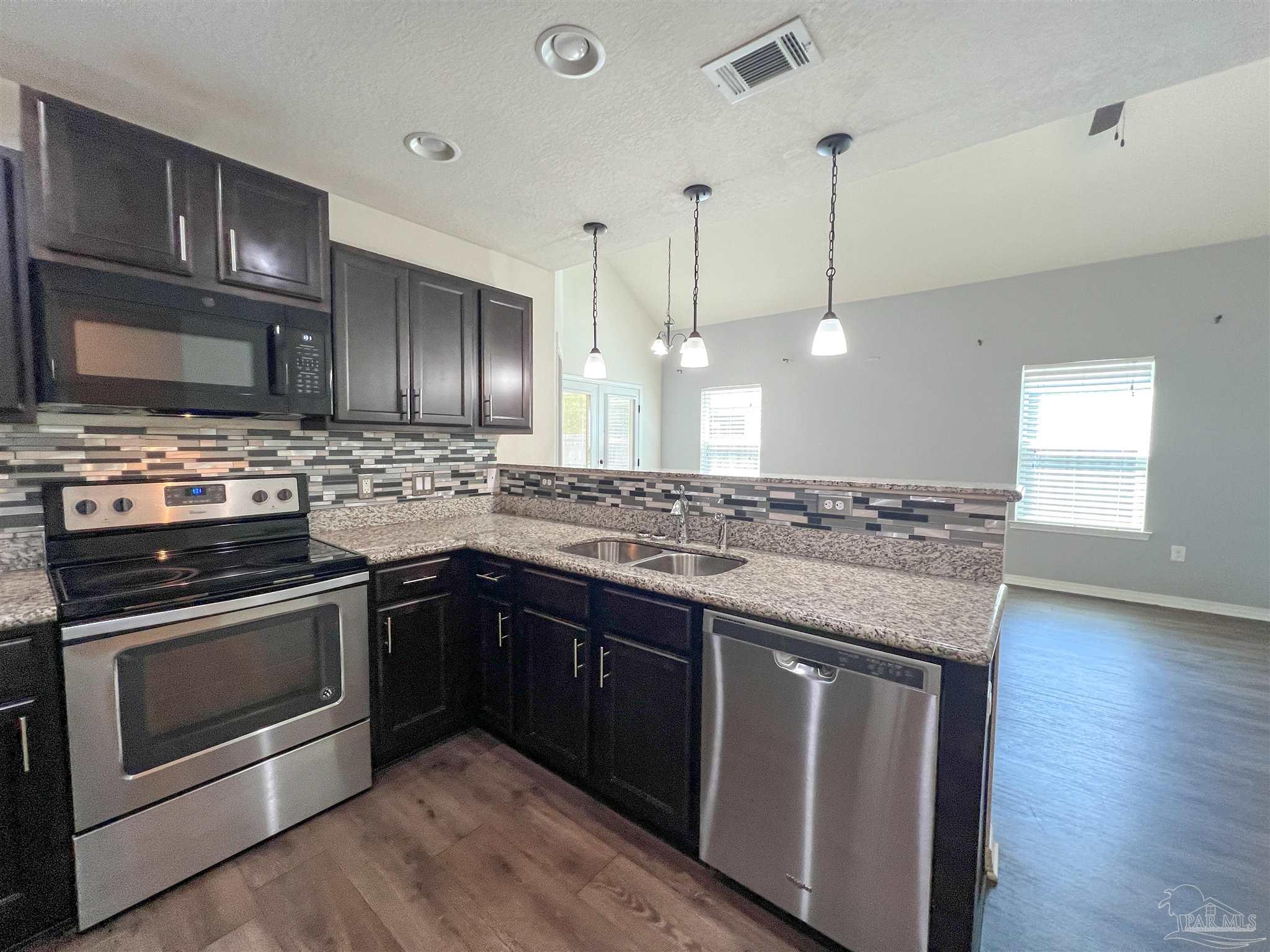 5845 Fairlands Road Milton, FL 32583 - Photo 4 of 27