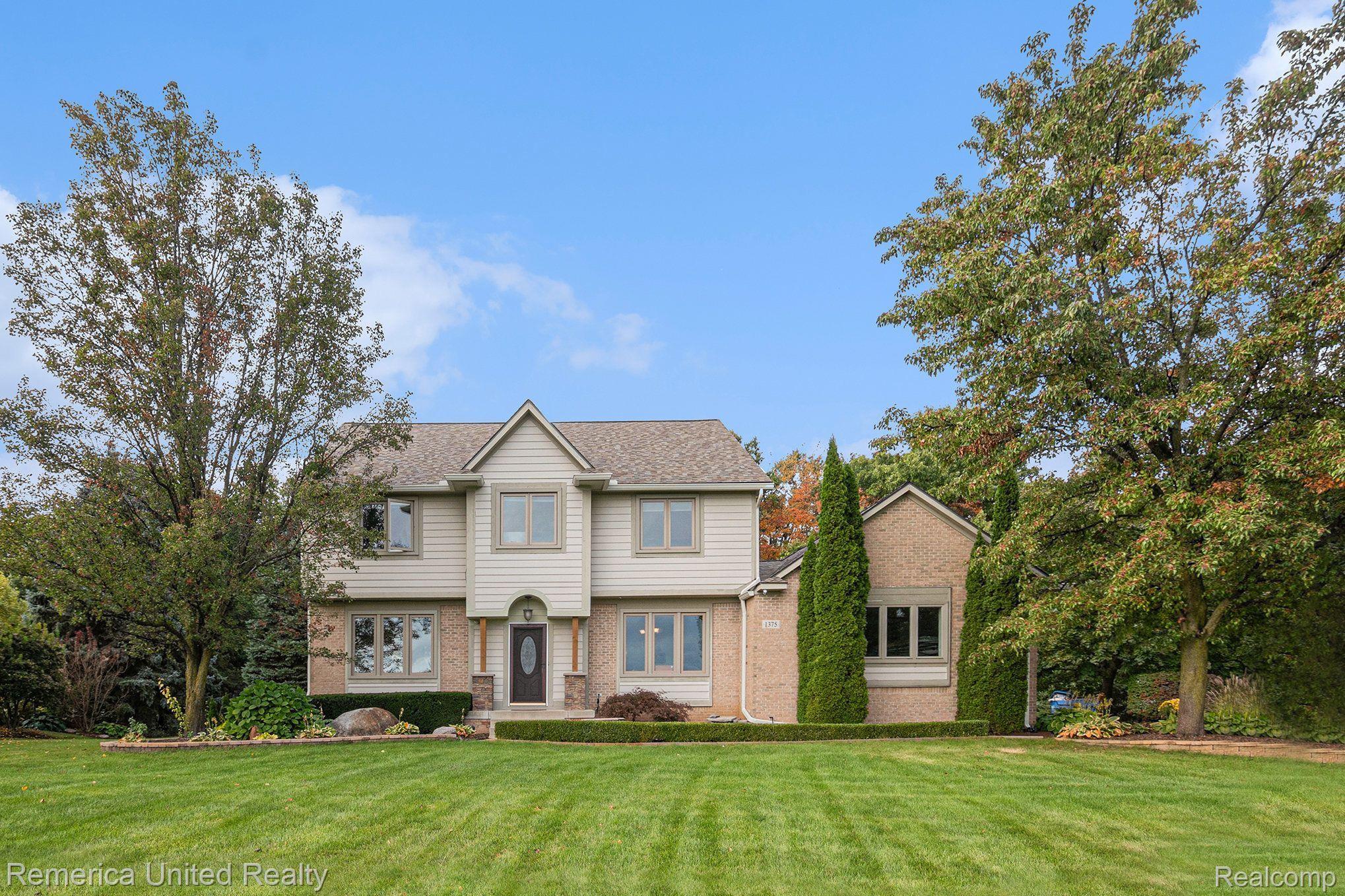 1375 Thorn Ridge Drive Howell, MI 48843 - Photo 2 of 37 Gallery Image 2