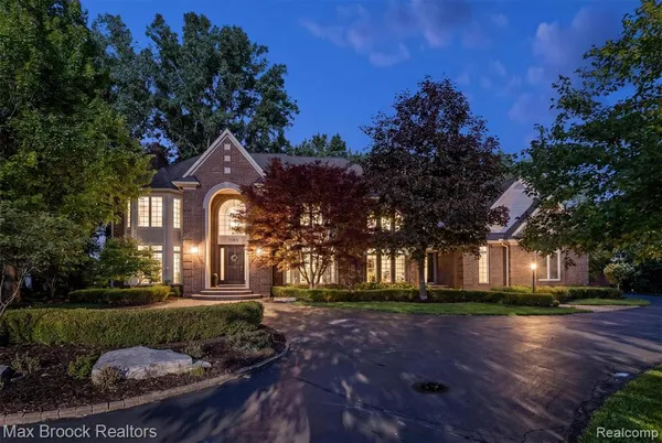$1,495,000 | 398 Shrewsbury Drive, Clarkston, MI 48348