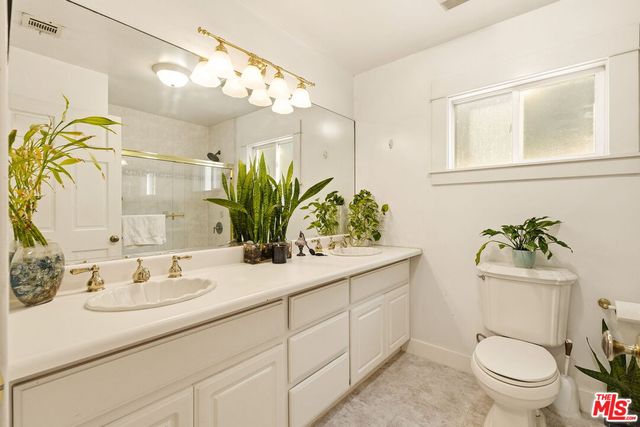 $1,195,000 | 6603 Willoughby Avenue, Los Angeles, CA 90038