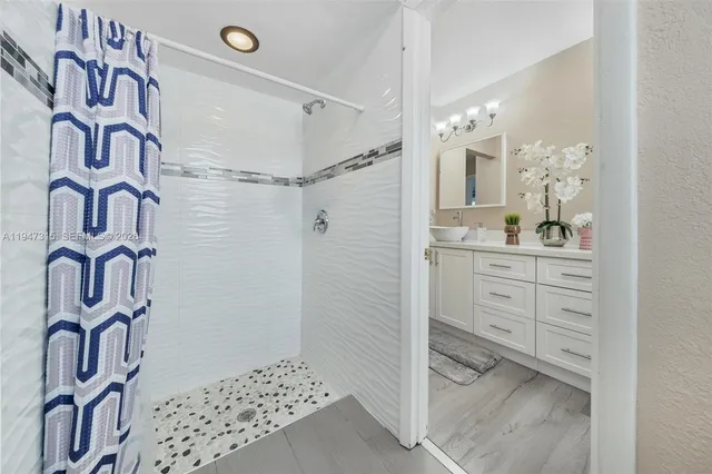 $535,000 | 9400 Northwest 82nd Street, Tamarac, FL 33321