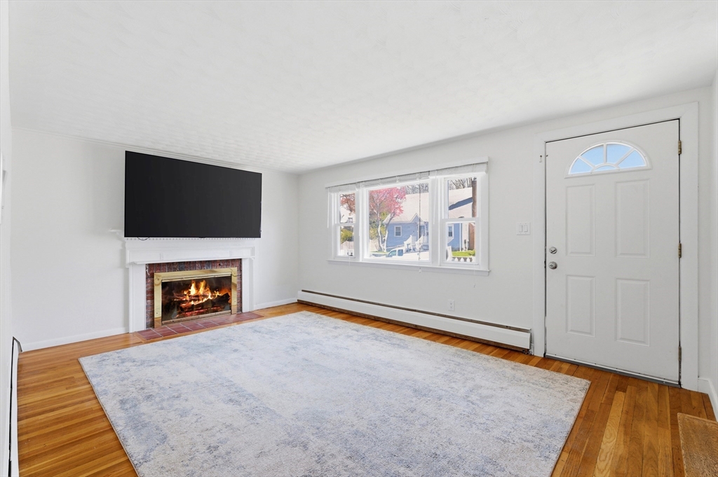11 Cannon Rock Road Lynn, MA 01904 - Photo 4 of 29