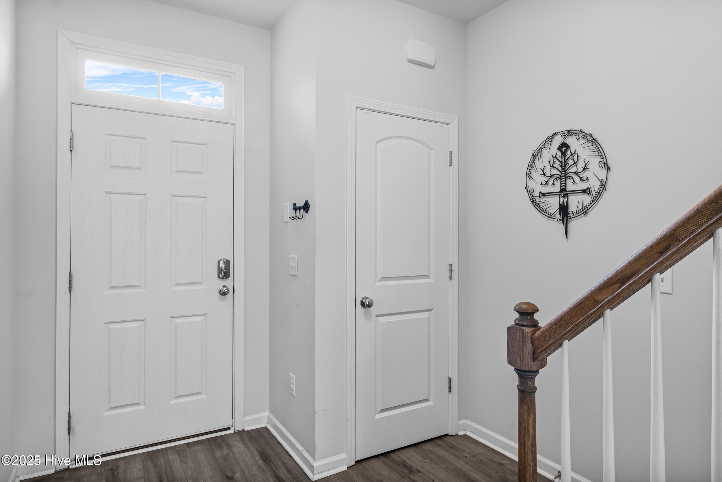 20 Aspen Road Hampstead, NC 28443 - Photo 3 of 29 Front Entryway-2