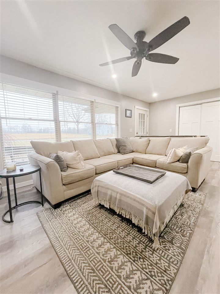 1820 West Garrison Road Owosso, MI 48867 - Photo 5 of 25 50068879-4.JPG