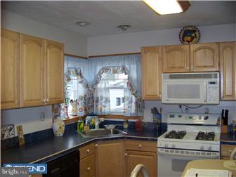 209 East Monroe Avenue Magnolia, NJ 08049 - Photo 2 of 9 Kitchen
