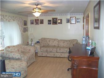 209 East Monroe Avenue Magnolia, NJ 08049 - Photo 6 of 9 Living Room
